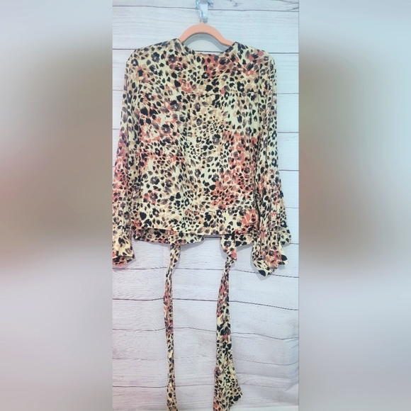 Nwt Gorgeous Reitmans wrap style blouse sz.2xl - Picture 11 of 15